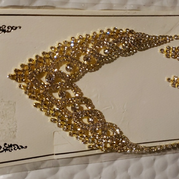 Necklace and Earrings Set - Picture 3 of 5